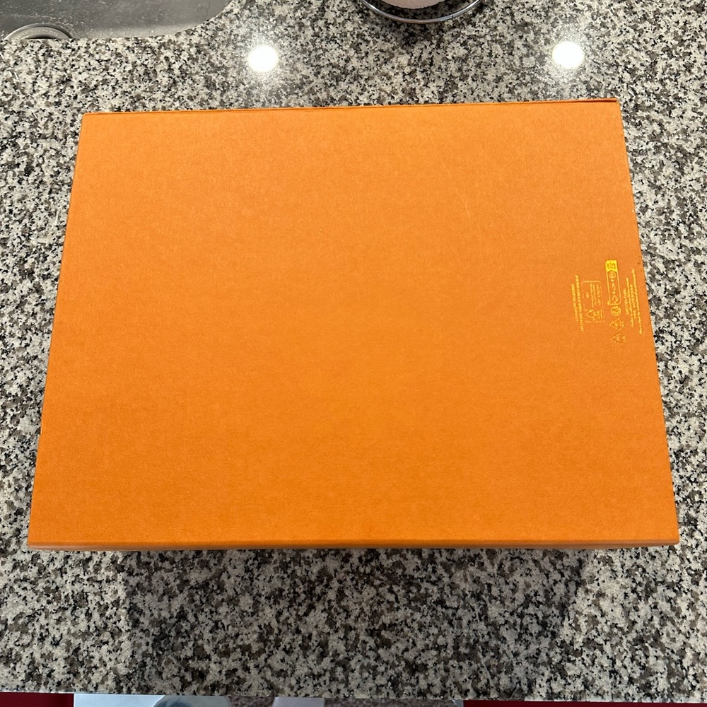 Men’s Louis Vuitton Shoe Box & Dust Bag - Picture 5 of 6